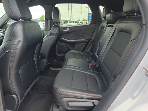 Used 2025 Ford Escape ST-Line FWD image 12