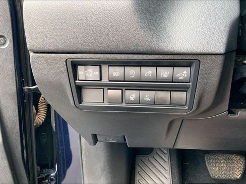 Used 2023 Toyota Tundra Limited AWD/4WD image 36