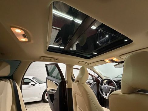 Used 2016 Volvo XC60 T5 Premier image 41