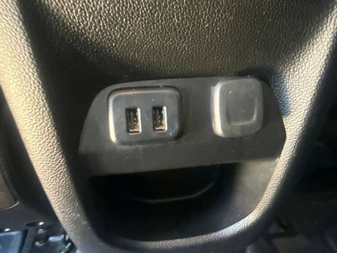 Used 2018 Chevrolet Colorado LT w/ LT Convenience Package RWD image 12