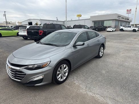 Used 2024 Chevrolet Malibu LT FWD image 2