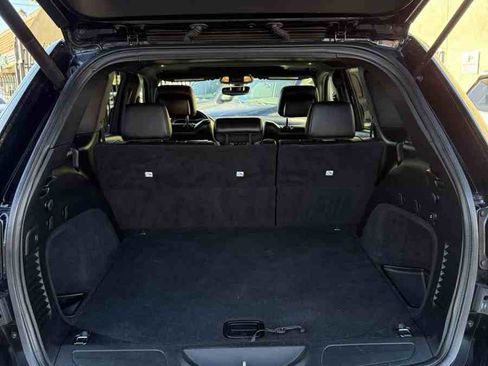 Used 2019 Jeep Grand Cherokee Altitude image 18