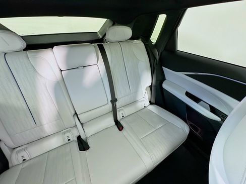 Used 2024 Cadillac Lyriq Luxury RWD image 14