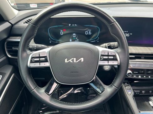 Used 2025 Kia Telluride EX w/ EX Captain's Chair Package FWD image 35