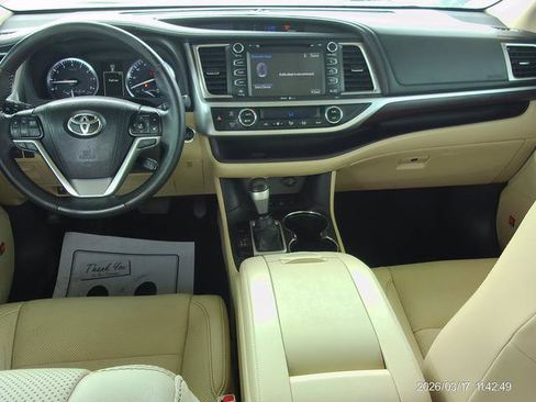 Used 2015 Toyota Highlander Limited Platinum AWD/4WD image 6