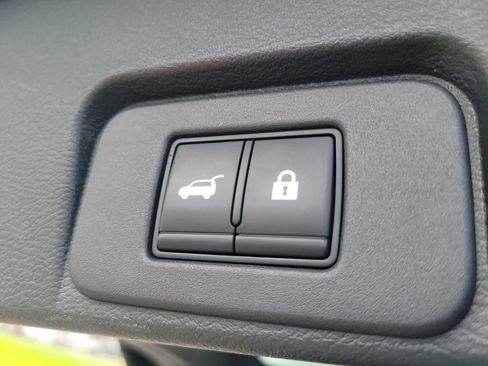 Used 2021 Nissan Rogue SL w/ Premium Package FWD image 9