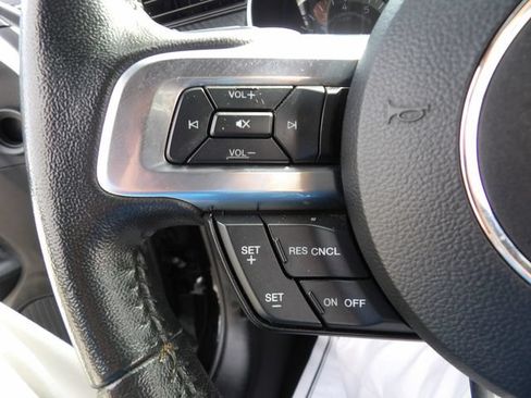 Certified 2021 Ford Mustang Coupe RWD image 28