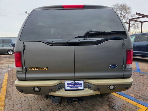 Used 2005 Ford Excursion Limited image 25