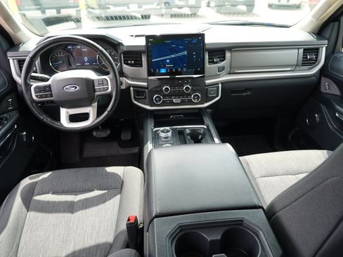 Used 2022 Ford Expedition XLT AWD/4WD image 24