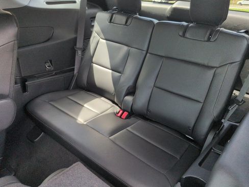 Used 2023 Ford Explorer XLT w/ Equipment Group 202A image 6