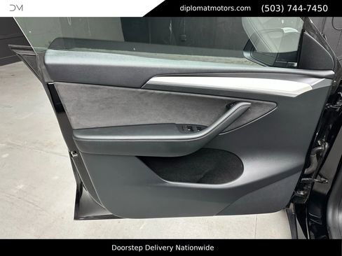 Used 2022 Tesla Model Y Performance image 23