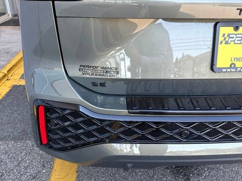 New 2026 Volkswagen Tiguan SE R-Line AWD/4WD image 14