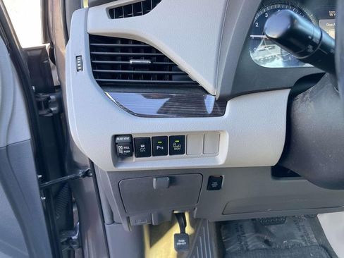 Used 2015 Toyota Sienna XLE w/ XLE Navigation Package image 30