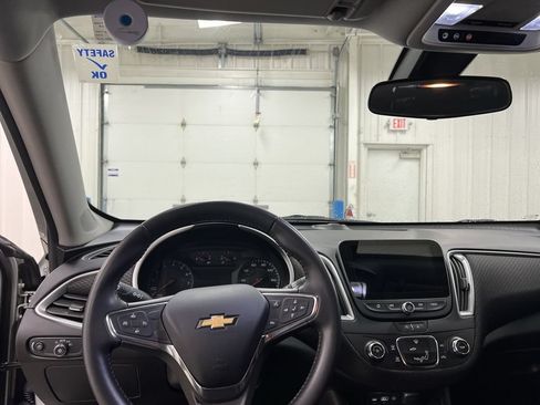Used 2021 Chevrolet Malibu RS FWD image 19