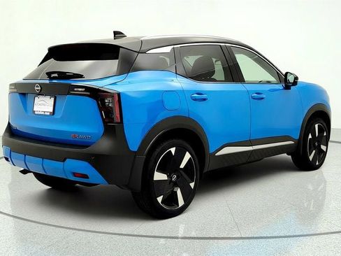 Used 2025 Nissan Kicks SR w/ SR Premium Package AWD/4WD image 5