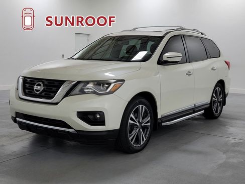 Used 2019 Nissan Pathfinder Platinum w/ Cargo Package image 5