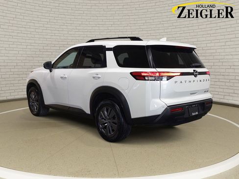 Certified 2024 Nissan Pathfinder SV AWD/4WD image 7
