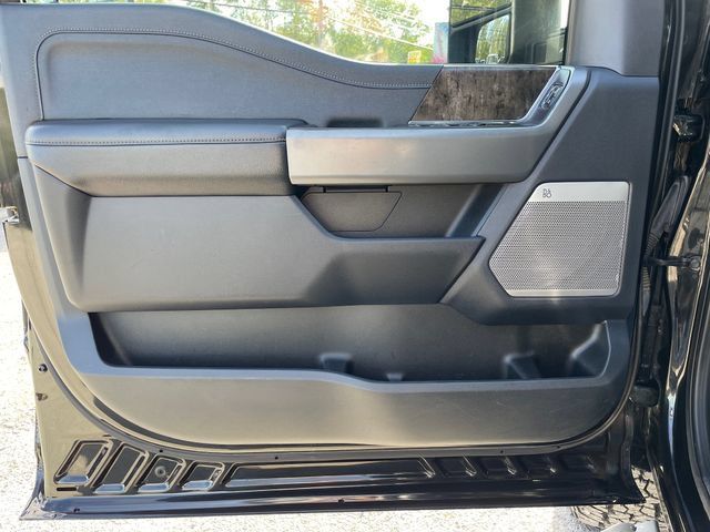 Used 2023 Ford F250 Lariat w/ Black Appearance Package AWD/4WD image 9