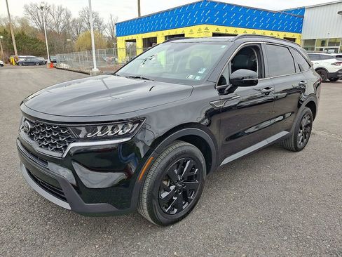 Certified 2021 Kia Sorento S w/ Panoramic Sunroof Package image 4