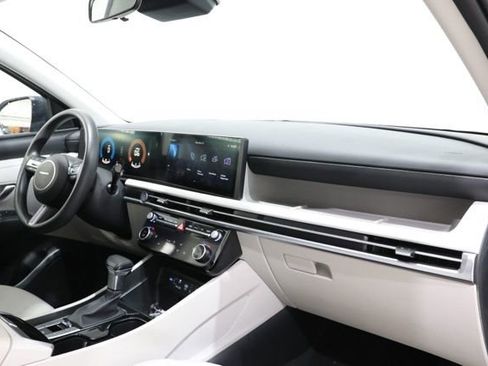 Used 2025 Hyundai Tucson SEL FWD image 14