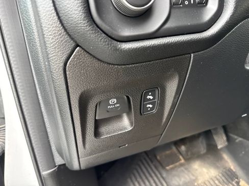 Used 2022 RAM 1500 Laramie AWD/4WD image 11