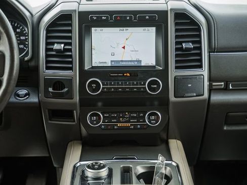Used 2020 Ford Expedition XLT w/ Equipment Group 202A AWD/4WD image 25