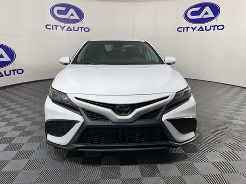 Used 2022 Toyota Camry SE w/ Convenience Package image 6