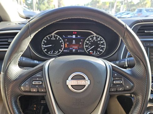 Used 2023 Nissan Maxima Platinum w/ Sport Mat Group FWD image 11