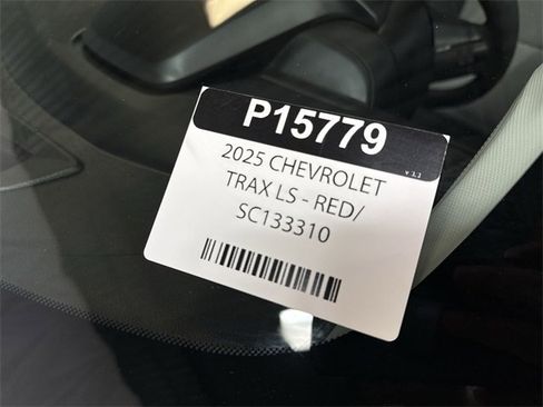 Certified 2025 Chevrolet Trax LS image 28