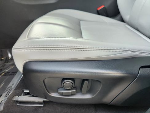 Certified 2025 Land Rover Range Rover Evoque S image 26