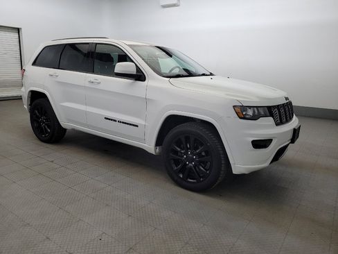 Used 2017 Jeep Grand Cherokee Altitude AWD/4WD image 11