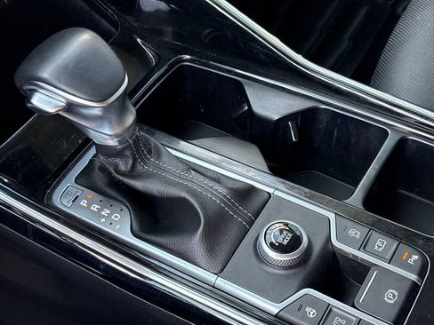 Used 2022 Kia Sorento SX image 28