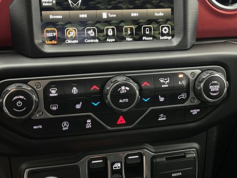Used 2021 Jeep Gladiator Rubicon AWD/4WD image 26