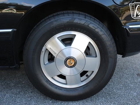 Used 1990 Buick Reatta Convertible image 40