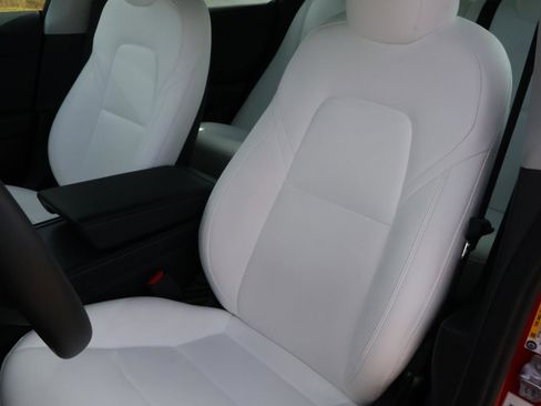 Used 2022 Tesla Model 3 Standard Range image 13