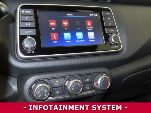 Certified 2025 Nissan Kicks Play S image 17