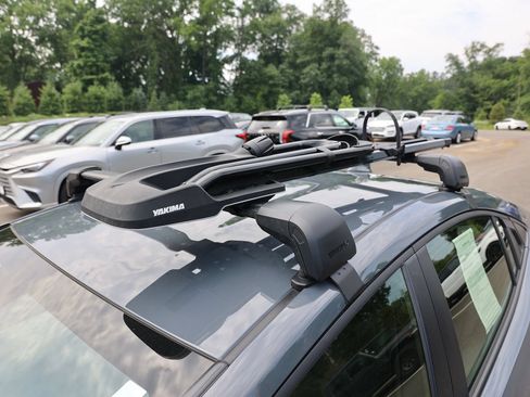 Used 2024 Toyota Prius LE AWD/4WD image 9