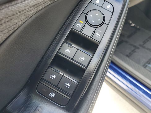 Used 2023 Nissan Rogue SV FWD image 19