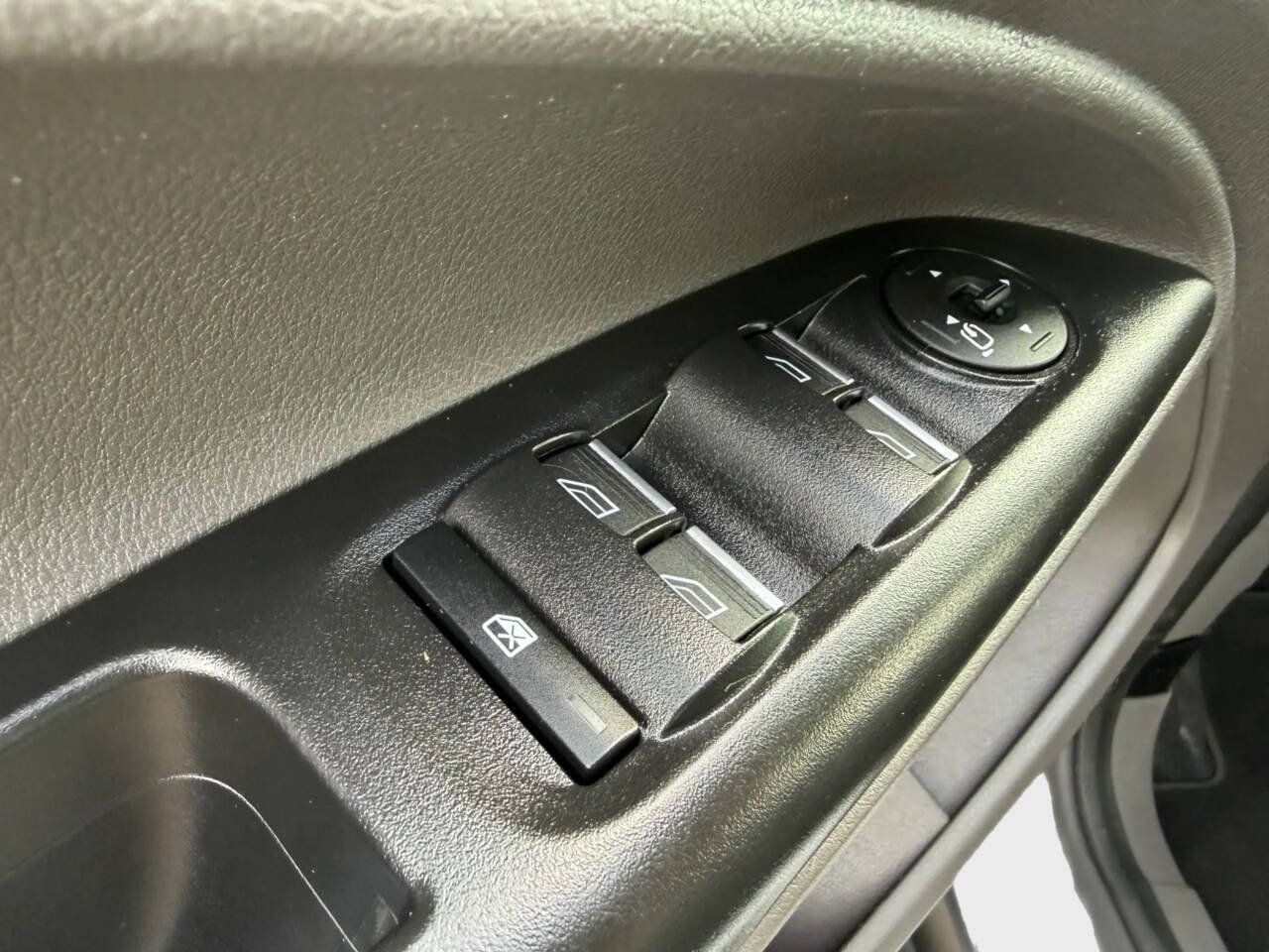 Used 2020 Ford Transit Connect XLT FWD image 12