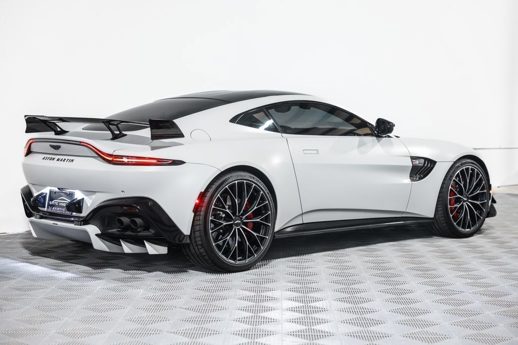 Used 2023 Aston Martin V8 Vantage Coupe RWD image 8