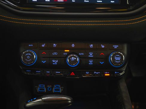 Used 2023 Dodge Durango R/T w/ Hemi Orange Plus Package AWD/4WD image 20