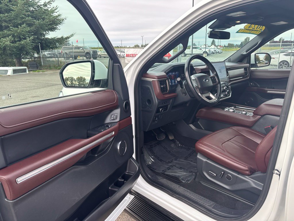 Used 2024 Ford Expedition Limited AWD/4WD image 37