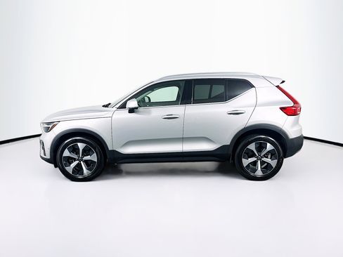 Used 2023 Volvo XC40 B5 Plus w/ Protection Package Premier image 4