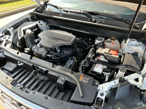 Used 2021 GMC Acadia SLT image 26