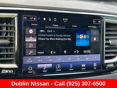 Used 2022 Chrysler Pacifica Touring-L FWD image 28