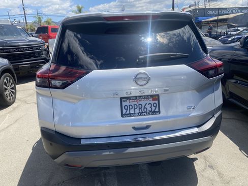 Used 2022 Nissan Rogue SV FWD image 8