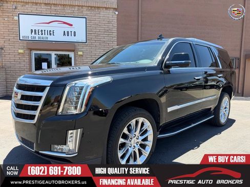 Used 2017 Cadillac Escalade Premium Luxury AWD/4WD image 5
