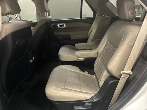 Used 2020 Ford Explorer XLT RWD image 25