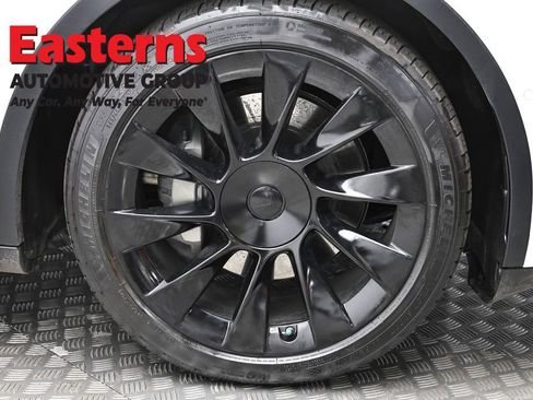 Used 2022 Tesla Model Y Long Range image 26