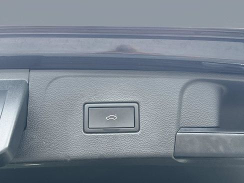 Used 2022 Volkswagen Atlas SEL Premium AWD/4WD image 25
